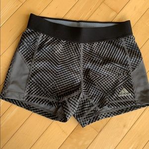 Adidas short size us S